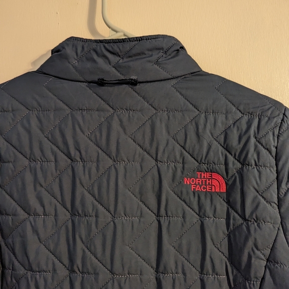 The North Face Jacket - Picture 4 of 7